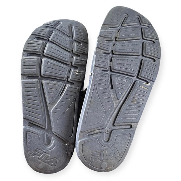 Fila slides - Picture 5 of 6